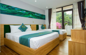 Khách sạn Emerald C��t Bà 2